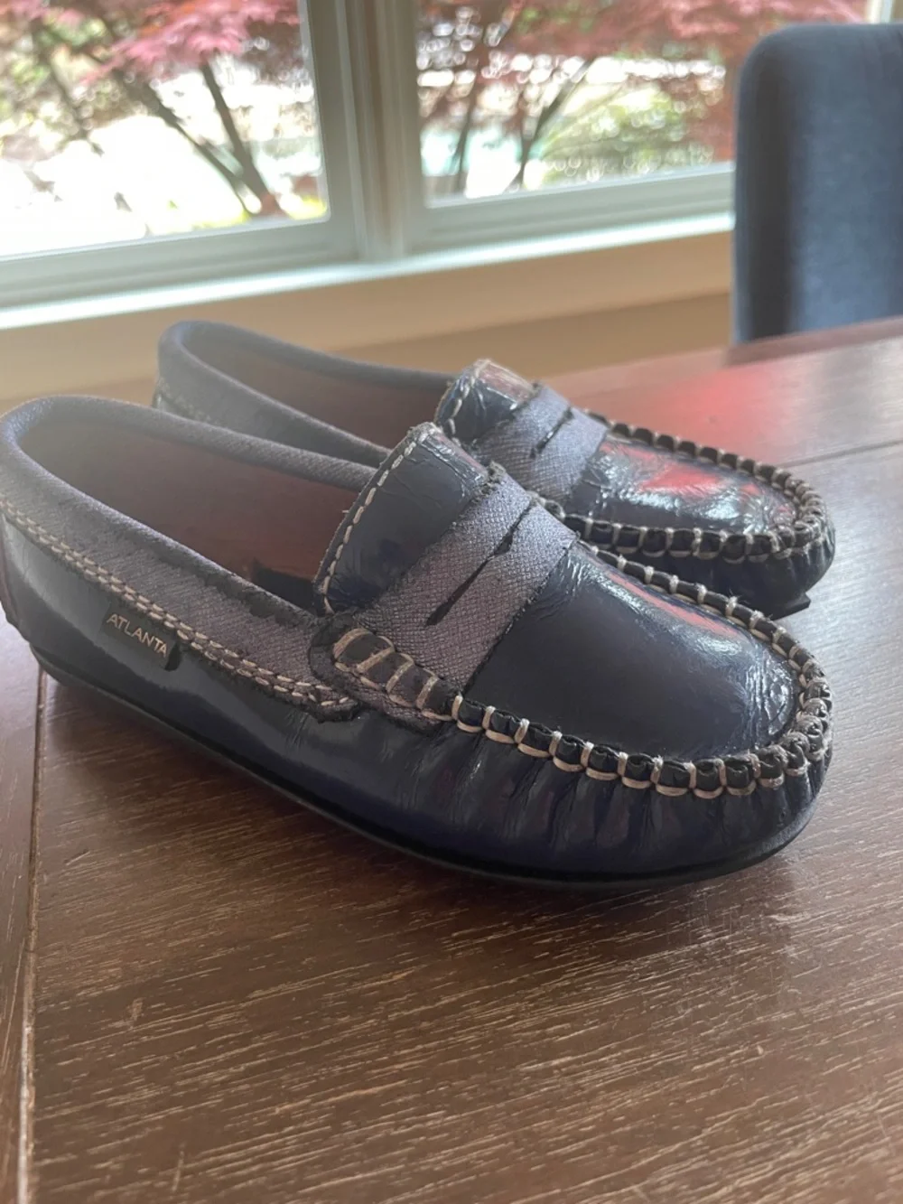 Atlanta Moccasin Navy Patent Leather Navy Loafers Kids size 26